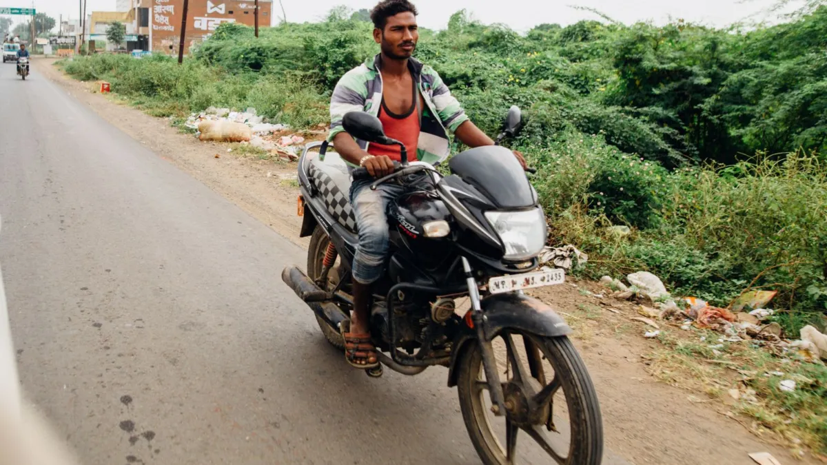 कावासाकी Z300 बाइक का साइड व्यू (फ़ाइल फ़ोटो)